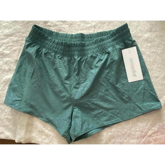 Marika Power Embossed Woven Short - Versatile Activewear NWT - Picture 1 of 4